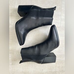 Steve Madden Trekk Pointed Toe Black Leather Ankle Booties
